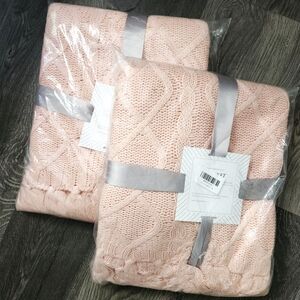 Peach/Pale Pink Knit Throw Blanket